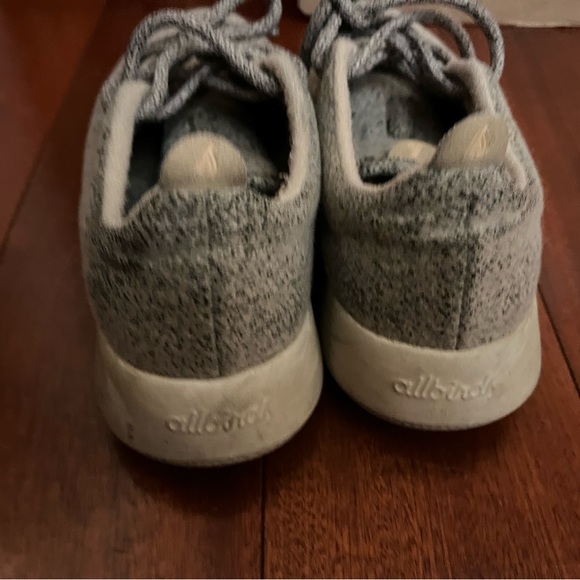 Gray Brown Allbirds Wool Runners Casual Sneakers - Picture 2 of 4
